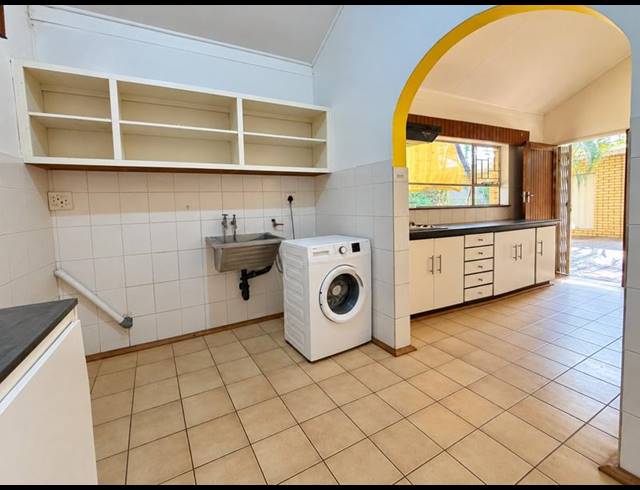 16 BEDROOM HOUSE FOR SALE IN BRANDWAG
